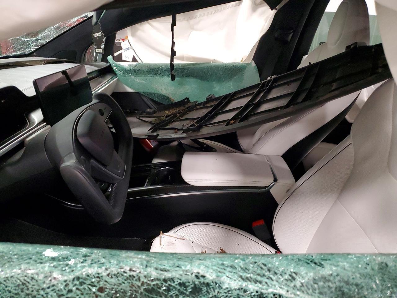 2022 Tesla Model X - Image 7