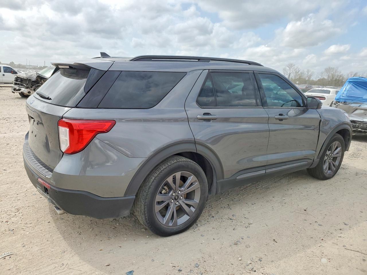 2024 Ford Explorer Xlt - Фото 3