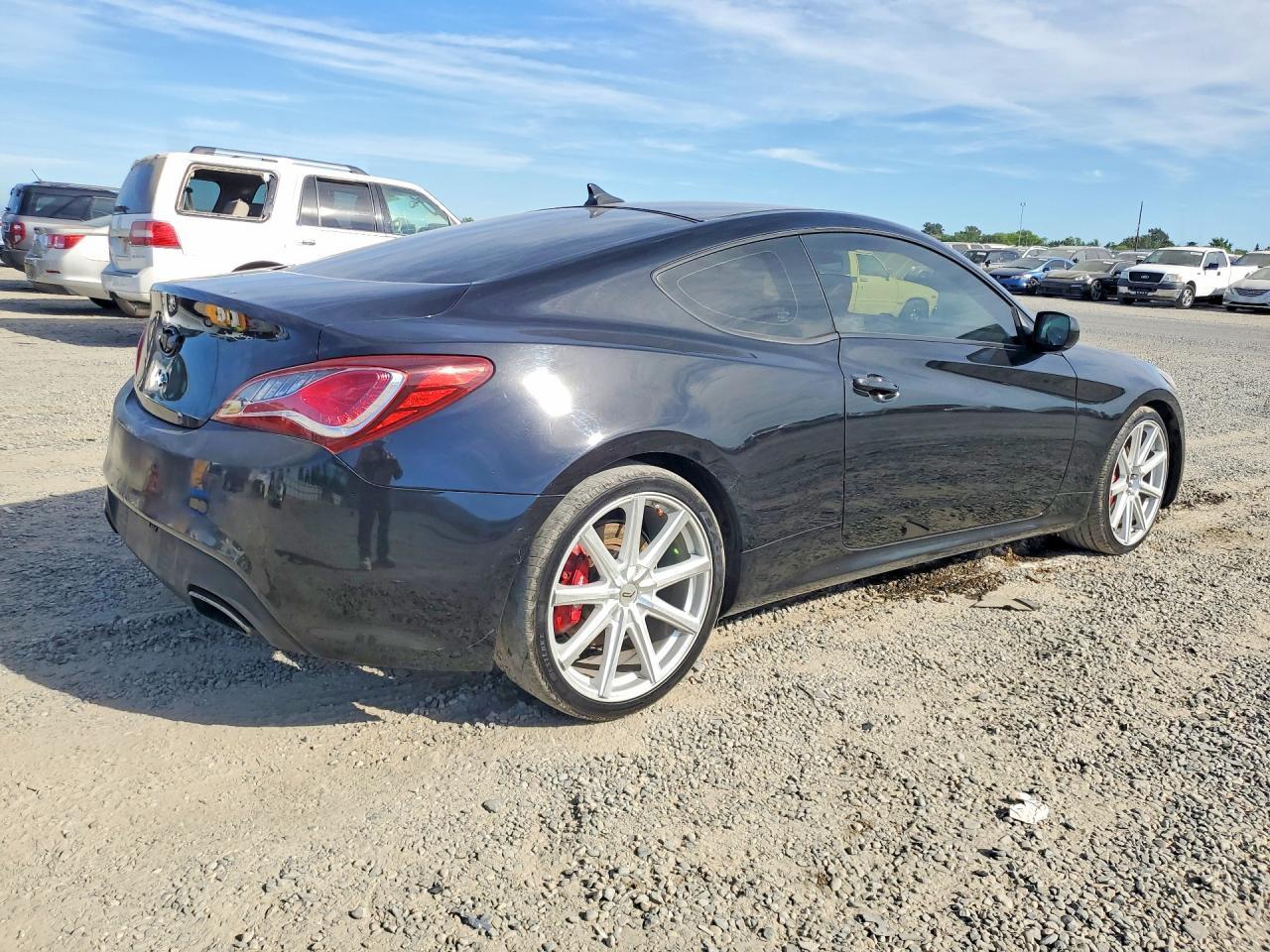 2013 Hyundai Genesis Coupe 3.8 R-Spec - Фото 3