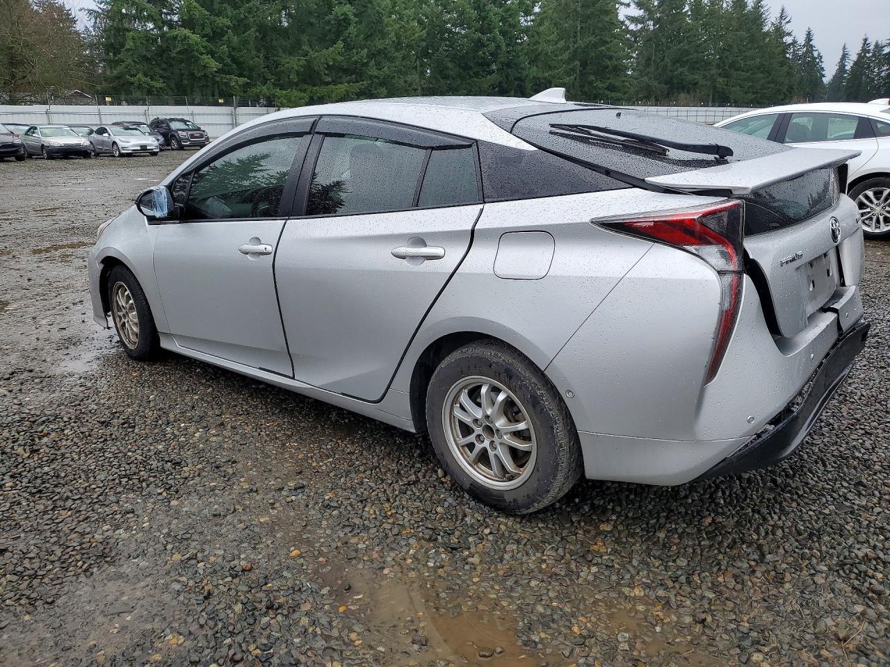 2017 Toyota Prius Two - Фото 2