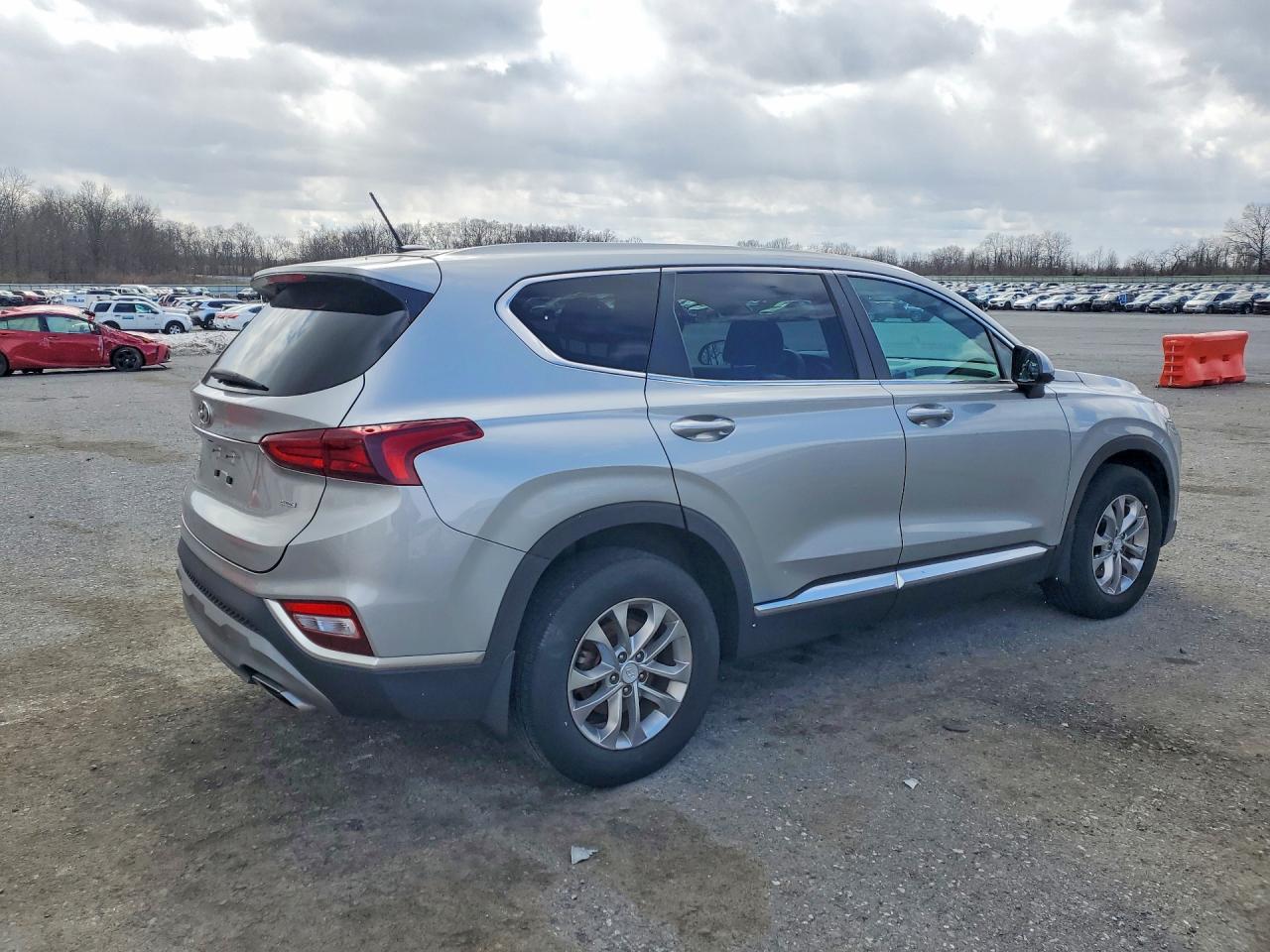 2020 Hyundai Santa Fe Se - Фото 3