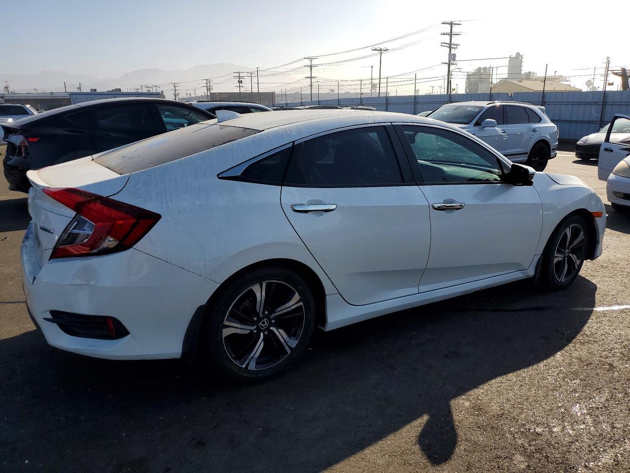 2018 Honda Civic Touring - Фото 3