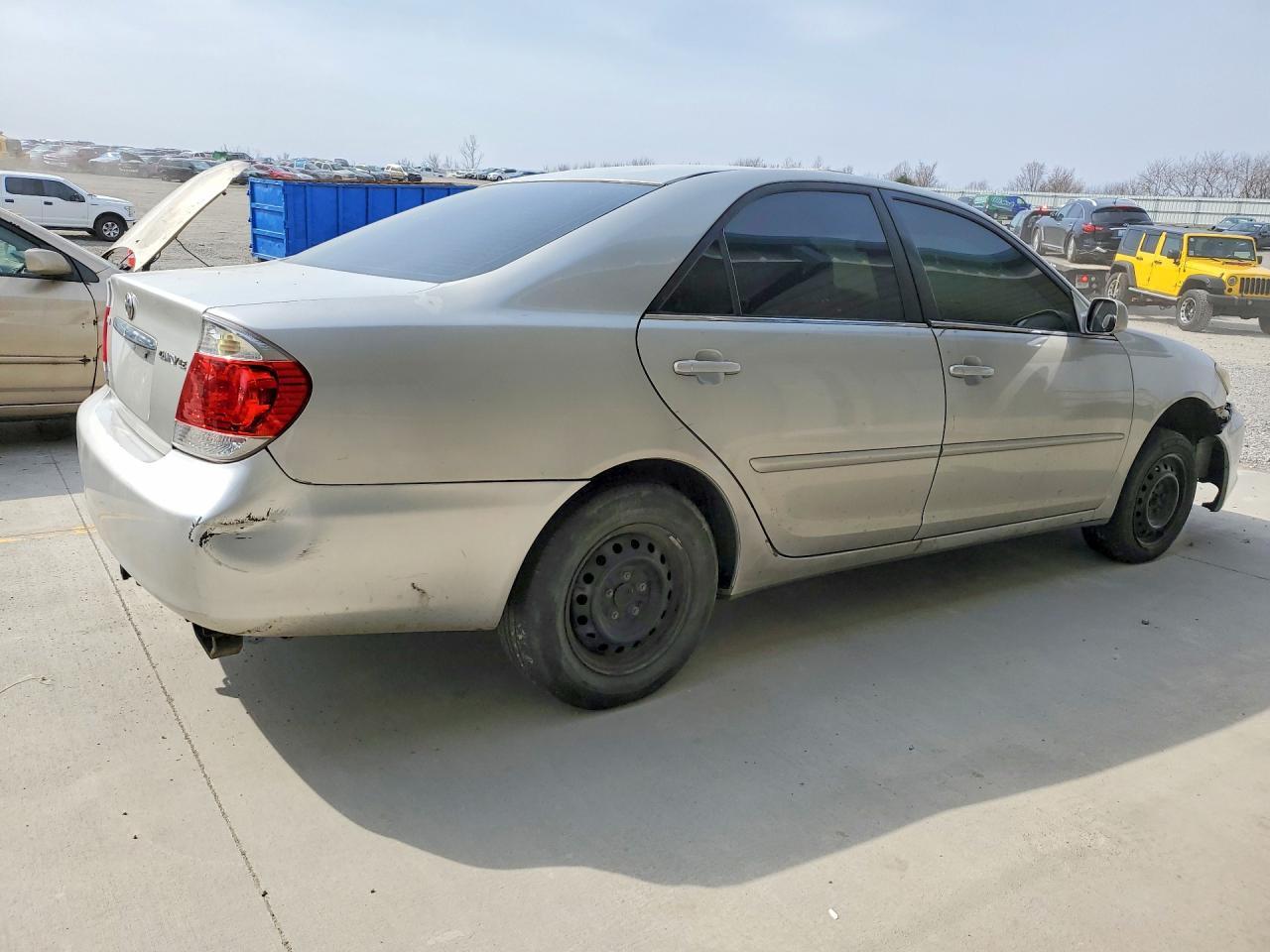 2005 Toyota Camry Le - Фото 3