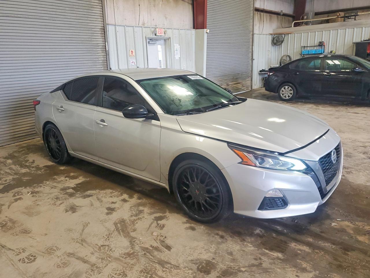 2020 Nissan Altima 2.5 Sr - Image 4