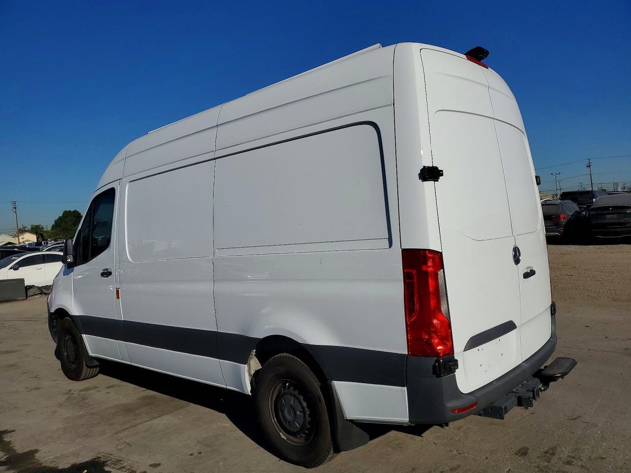 2023 Mercedes Benz Sprinter 1500 Delivery Van - Фото 2