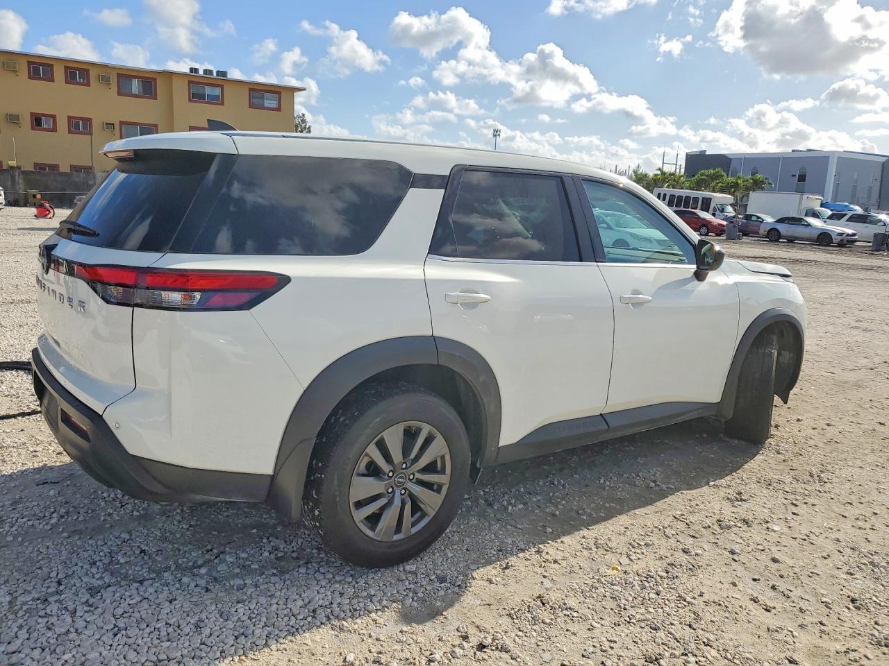 2024 Nissan Pathfinder S - Фото 3