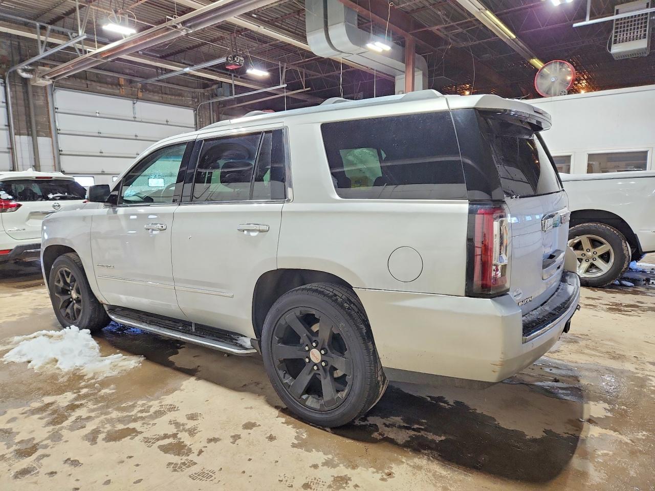 2016 GMC Yukon Denali - Image 2