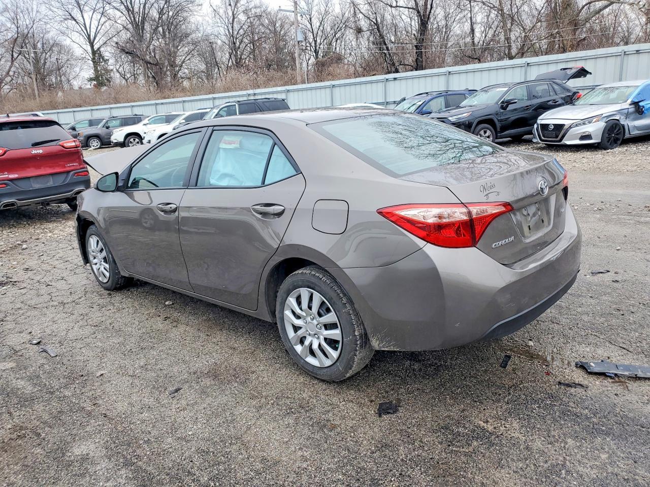 2017 Toyota Corolla Le - Фото 2