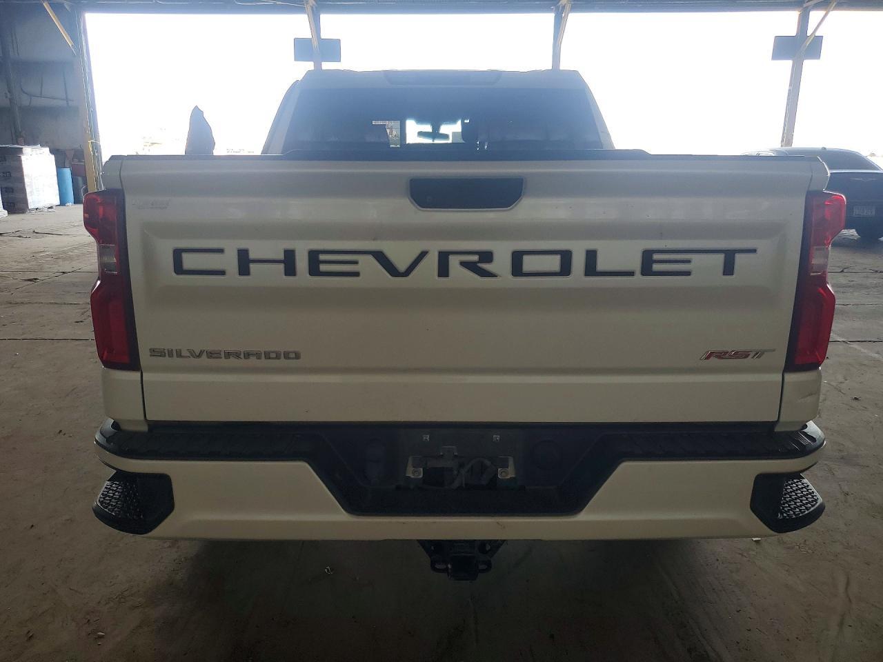 2019 Chevrolet Silverado C1500 Rst - Image 6