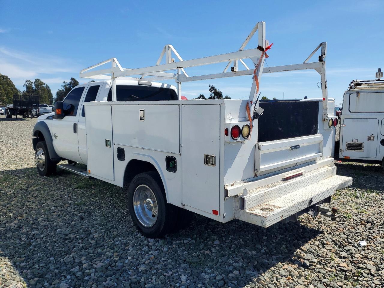 2016 Ford F450 Super Duty Utility / Service Truck - Image 2