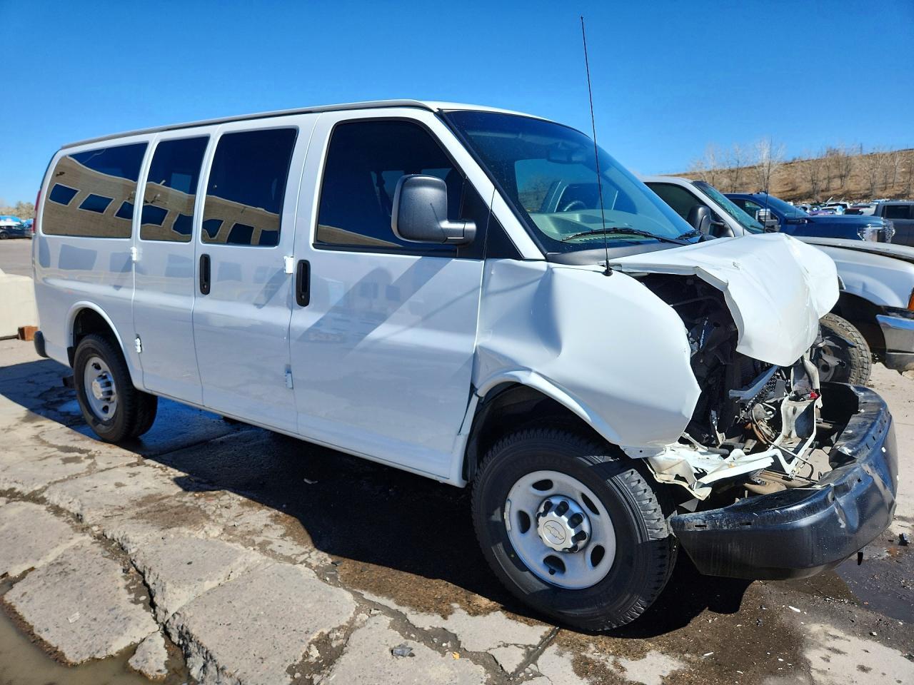 2014 Chevrolet Express G3500 Ls - Image 4