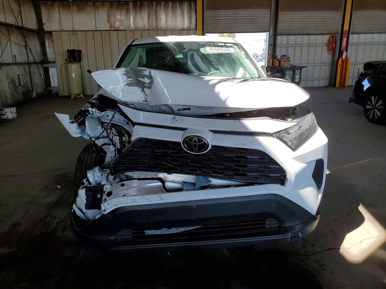 2024 Toyota Rav4 Le - Image 5