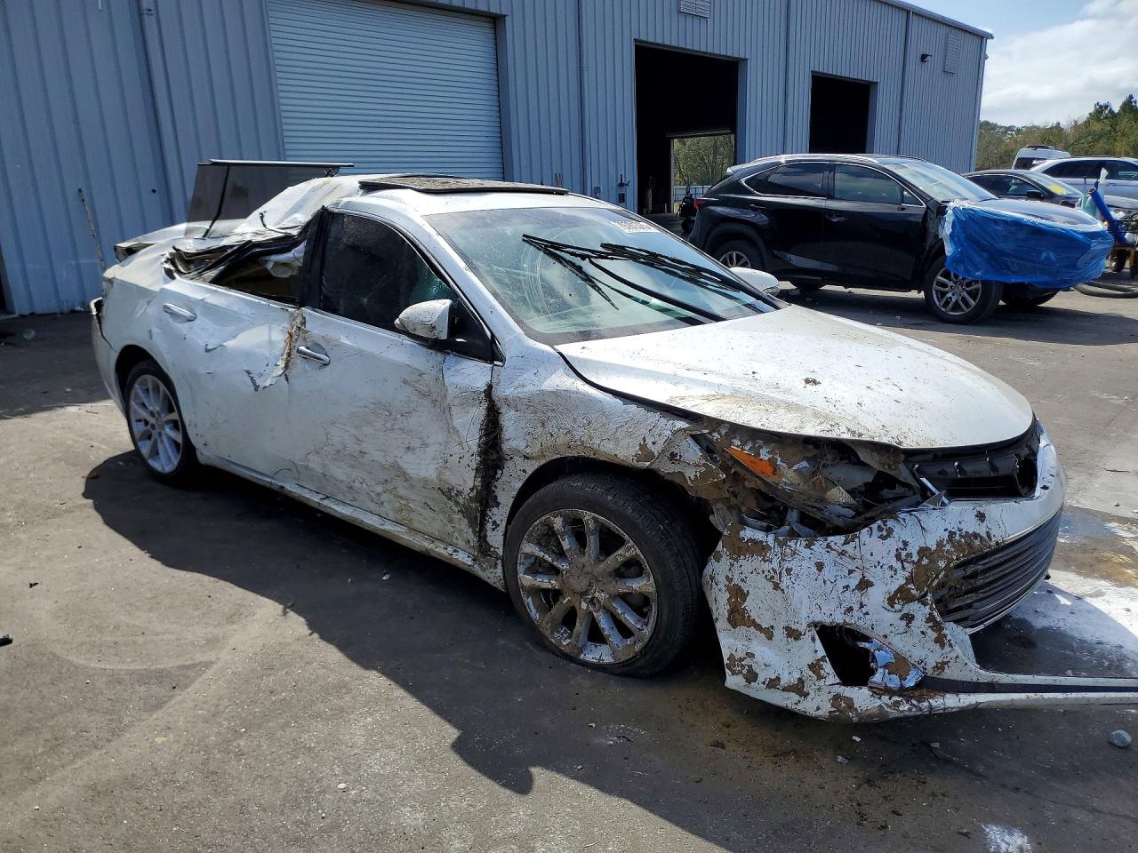 2014 Toyota Avalon Limited - Image 4