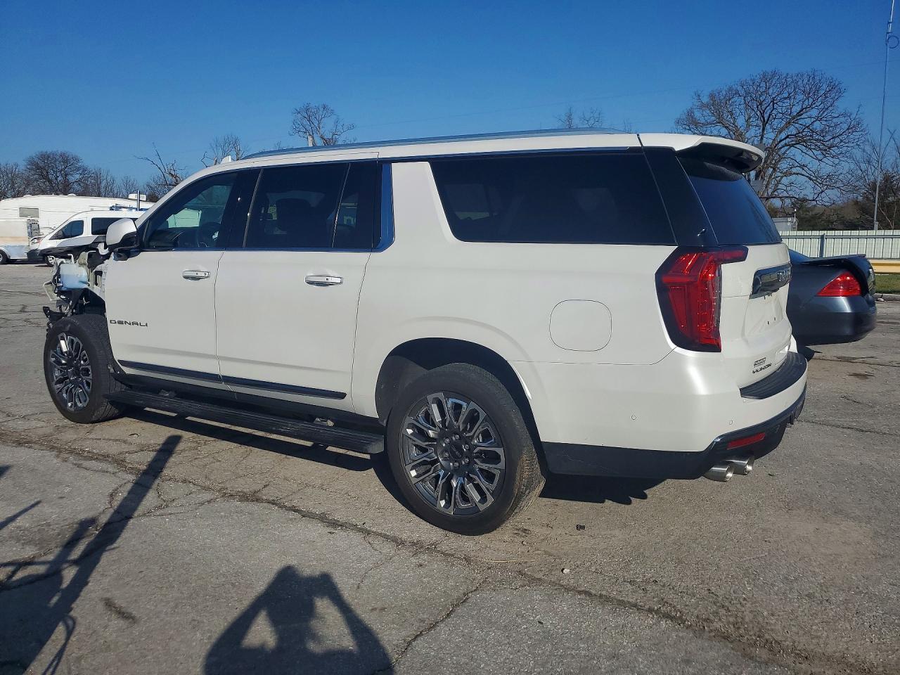 2023 GMC Yukon Xl Denali Ultimate - Фото 2