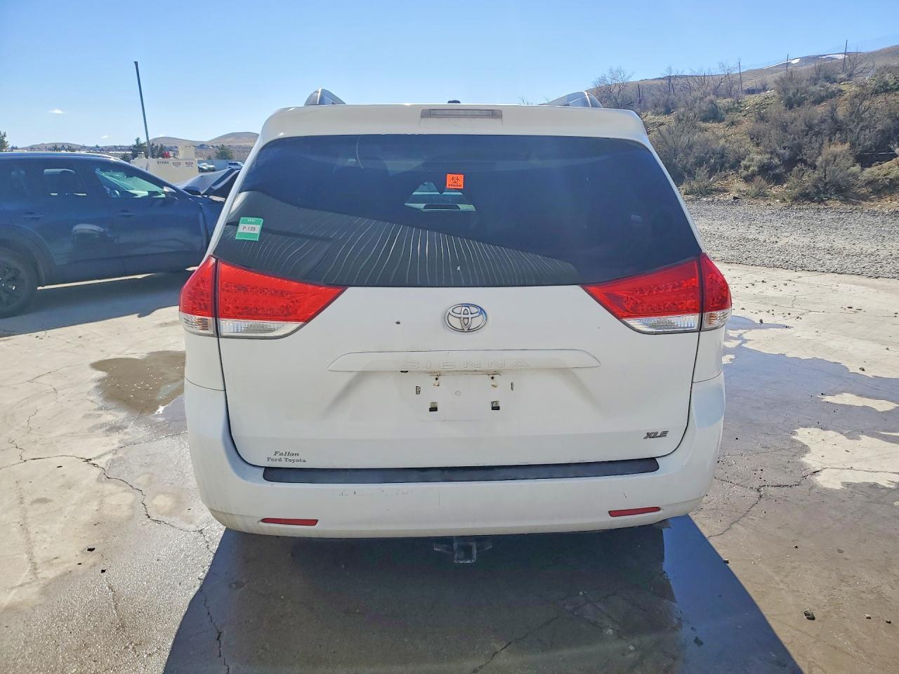 2011 Toyota Sienna Xle 8-Passenger - Image 6