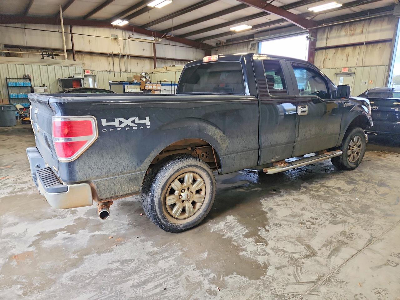2011 Ford F150 Super Cab - Фото 3