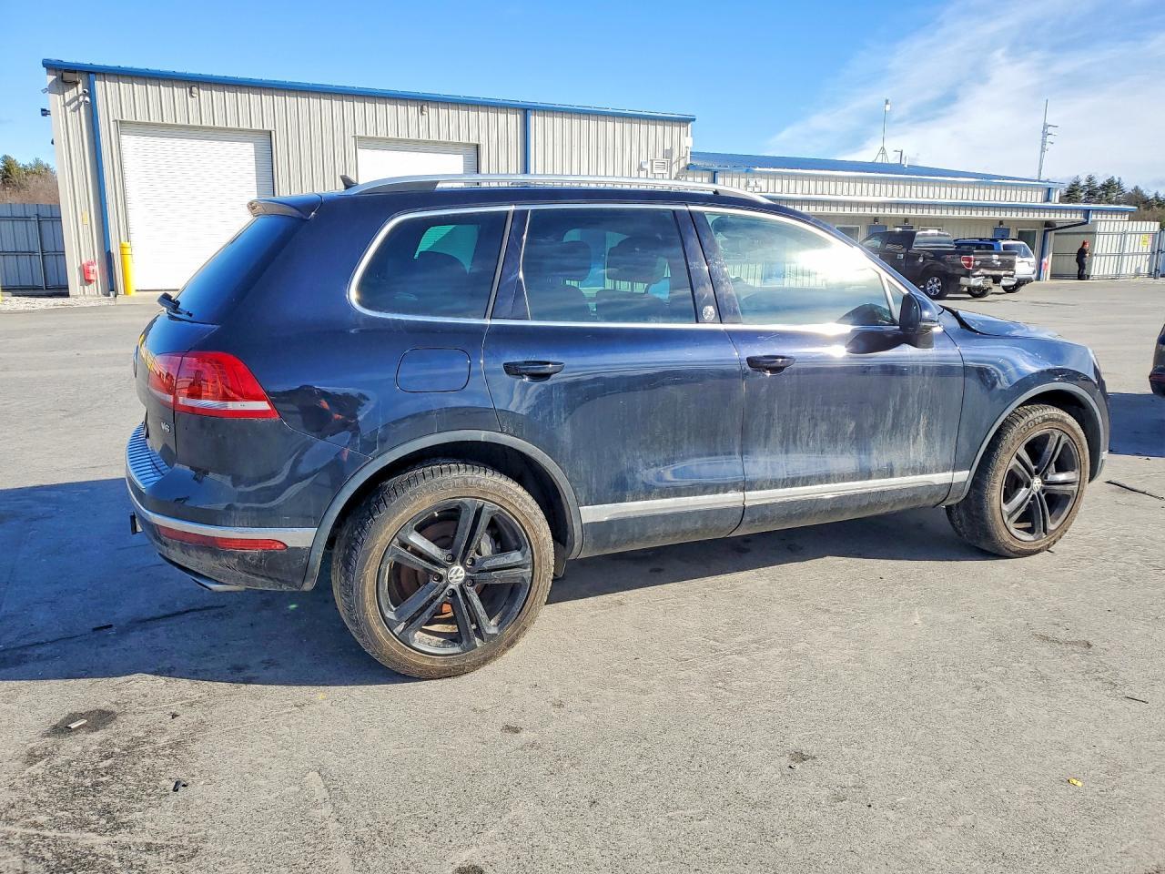 2017 Volkswagen Touareg - Фото 3