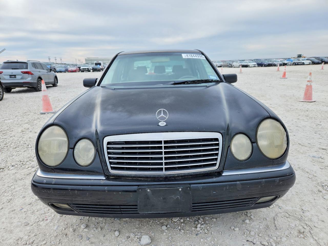 1998 Mercedes Benz E - Image 5