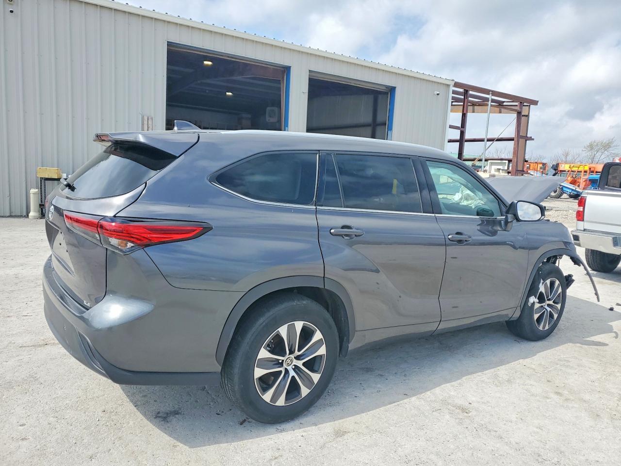 2022 Toyota Highlander Xle - Фото 3