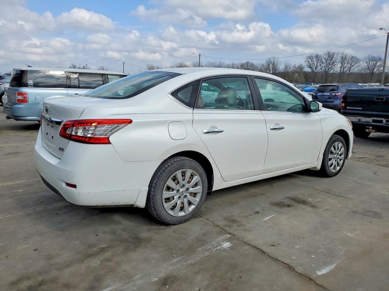 2014 Nissan Sentra S - Image 3