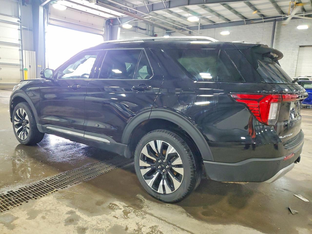 2025 Ford Explorer Platinum - Image 2