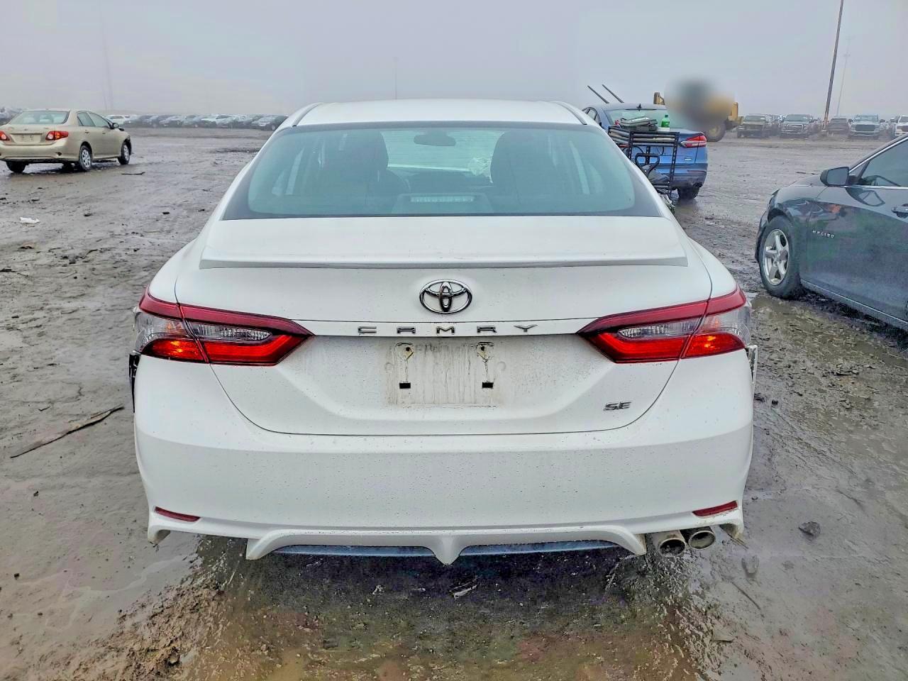 2022 Toyota Camry Se - Image 6