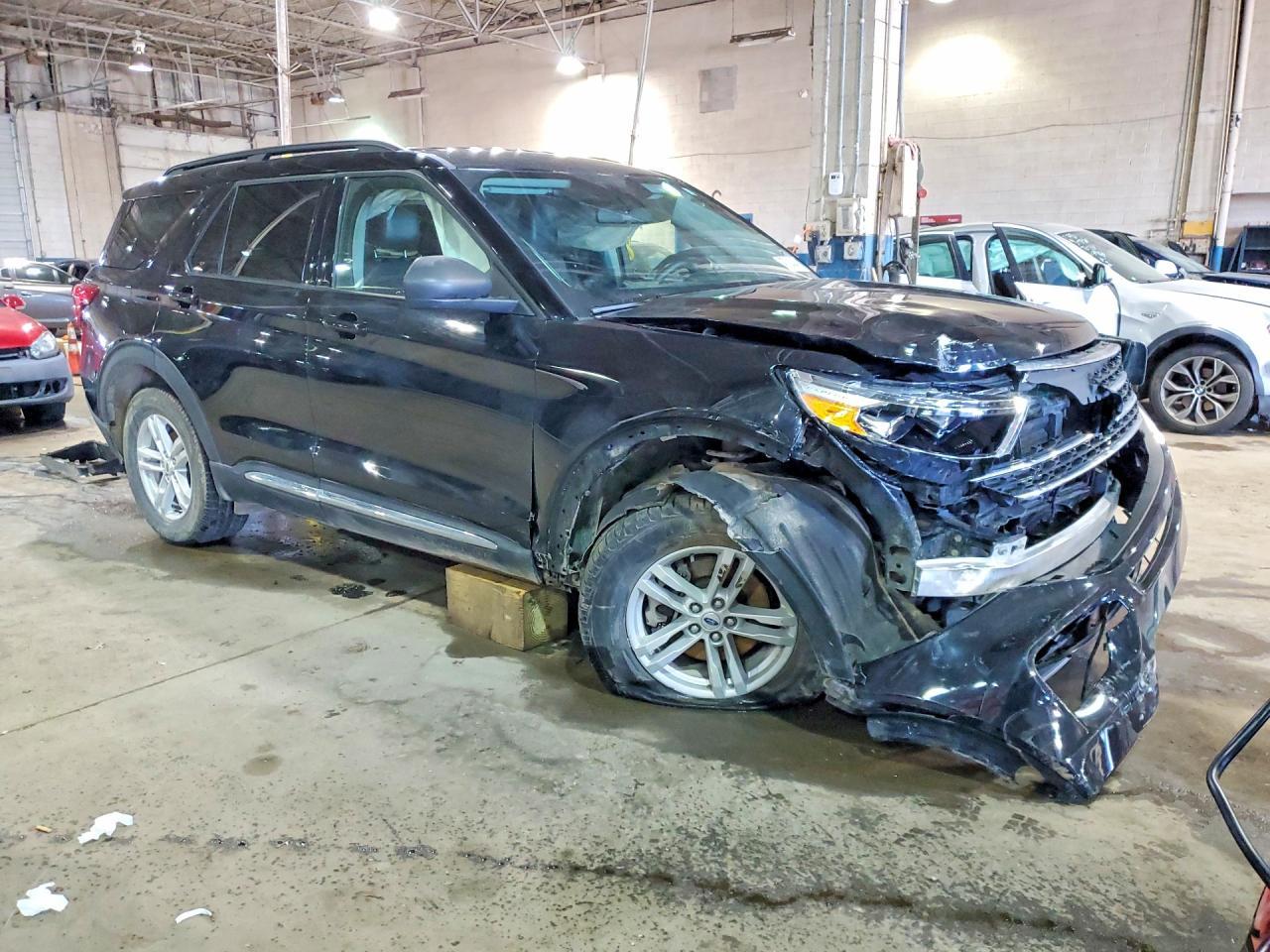 2022 Ford Explorer Xlt - Фото 4