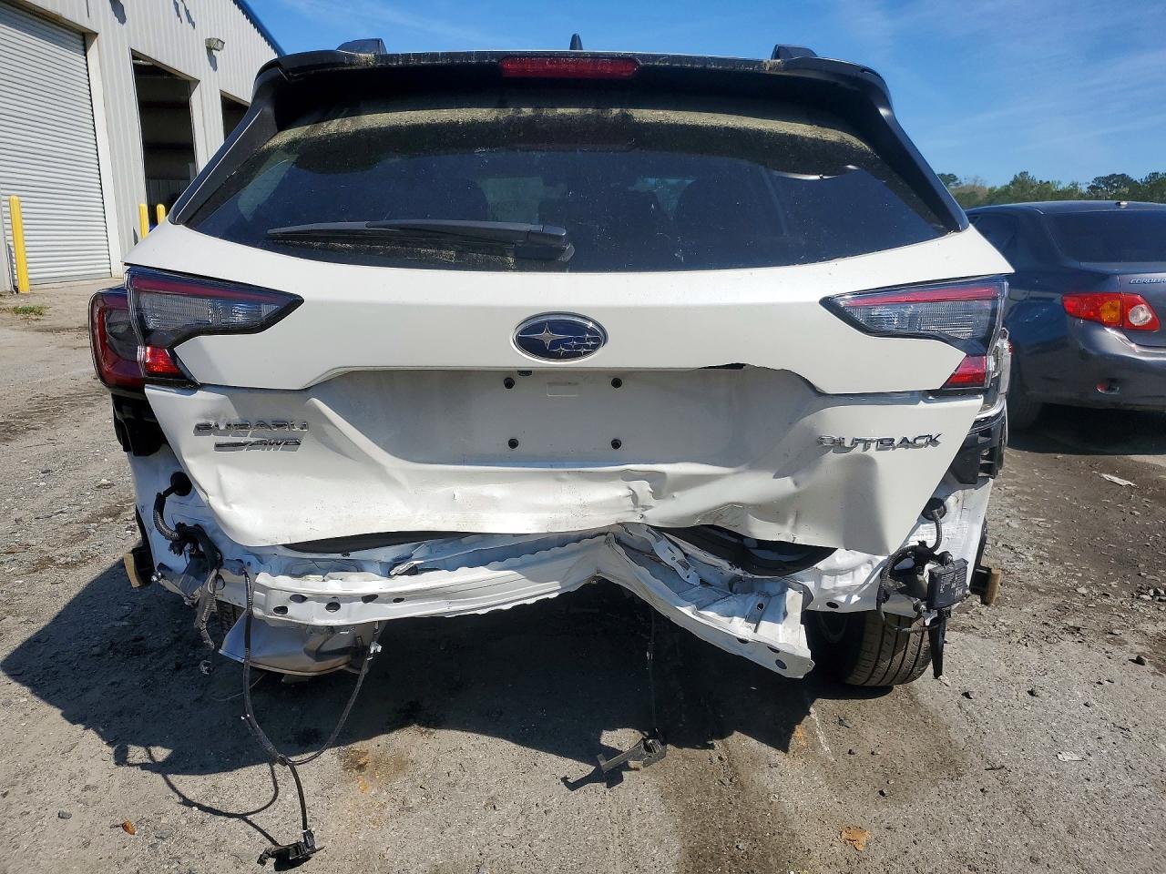 2021 Subaru Outback Limited - Image 6