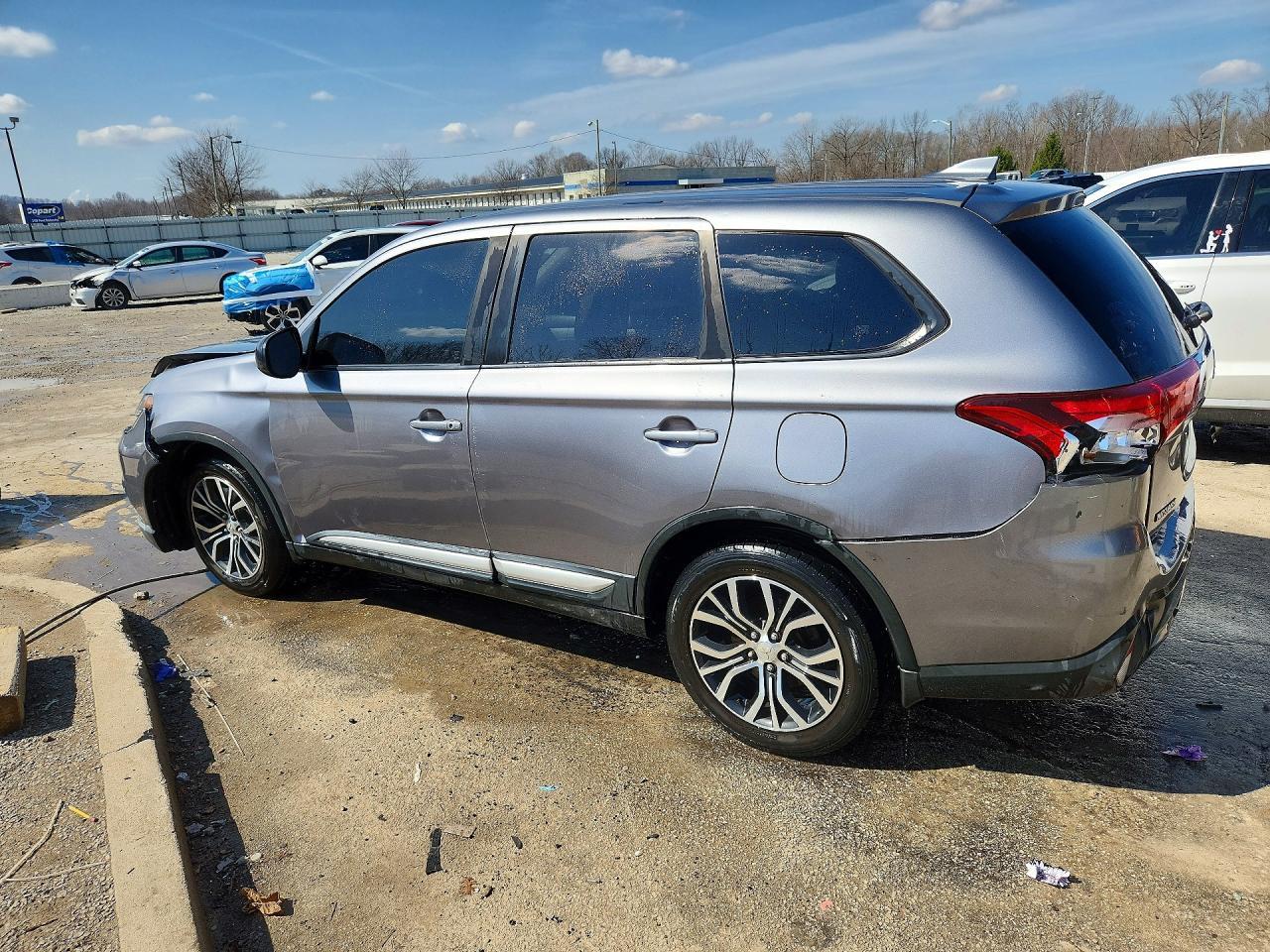 2018 Mitsubishi Outlander Es - Image 2