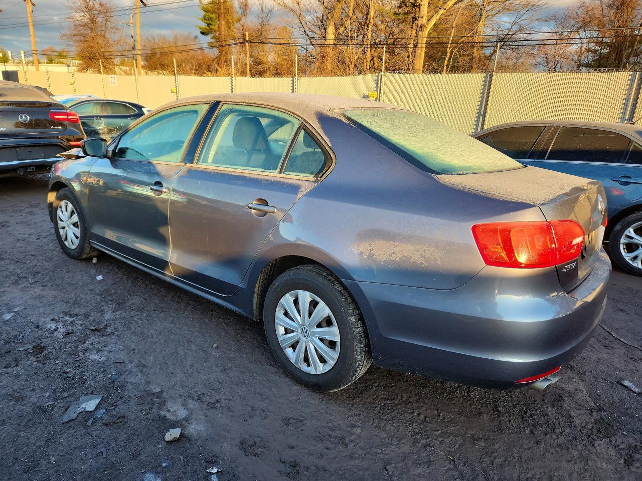 2014 Volkswagen Jetta Base - Image 2