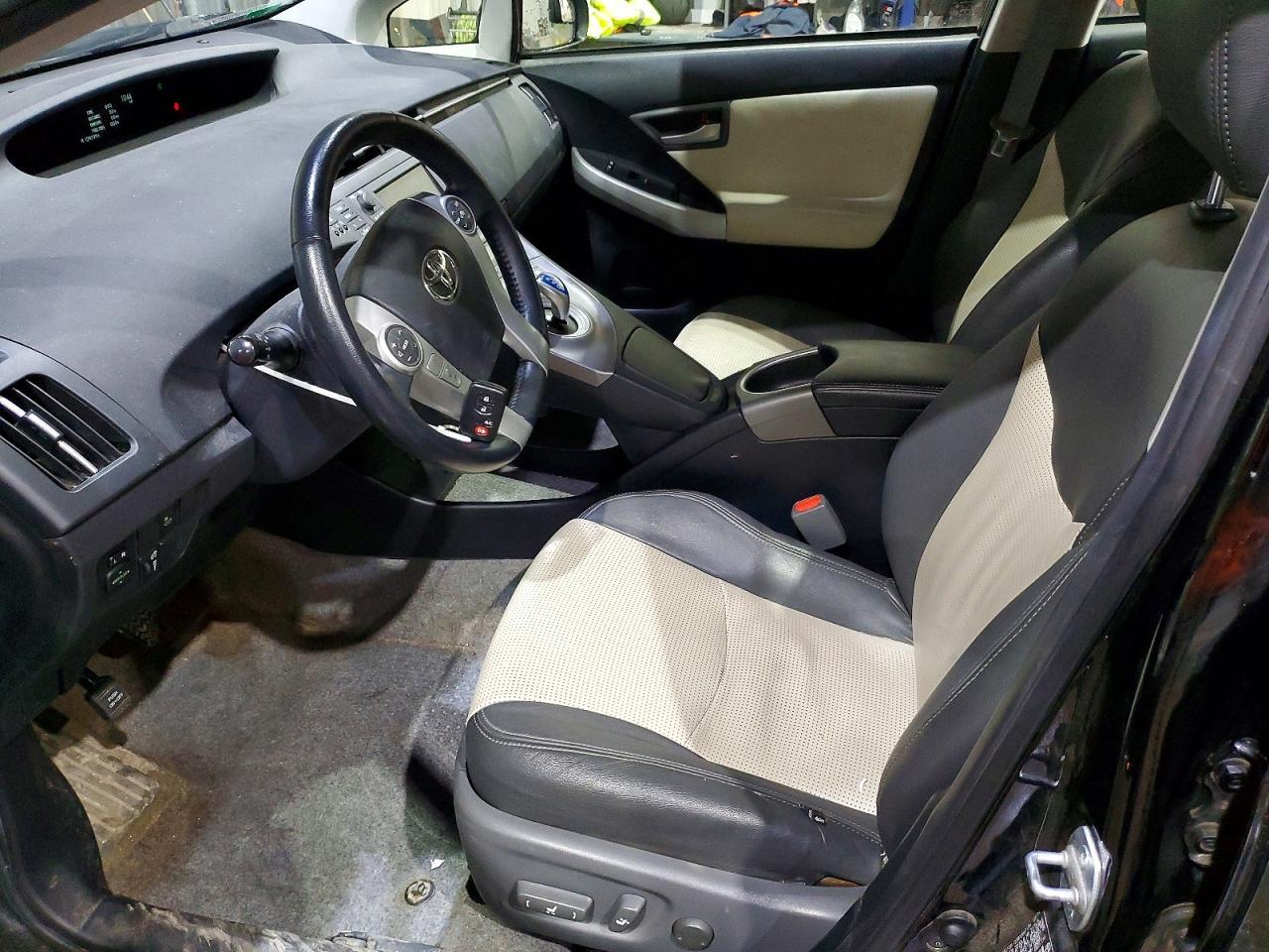 2014 Toyota Prius Four - Image 7