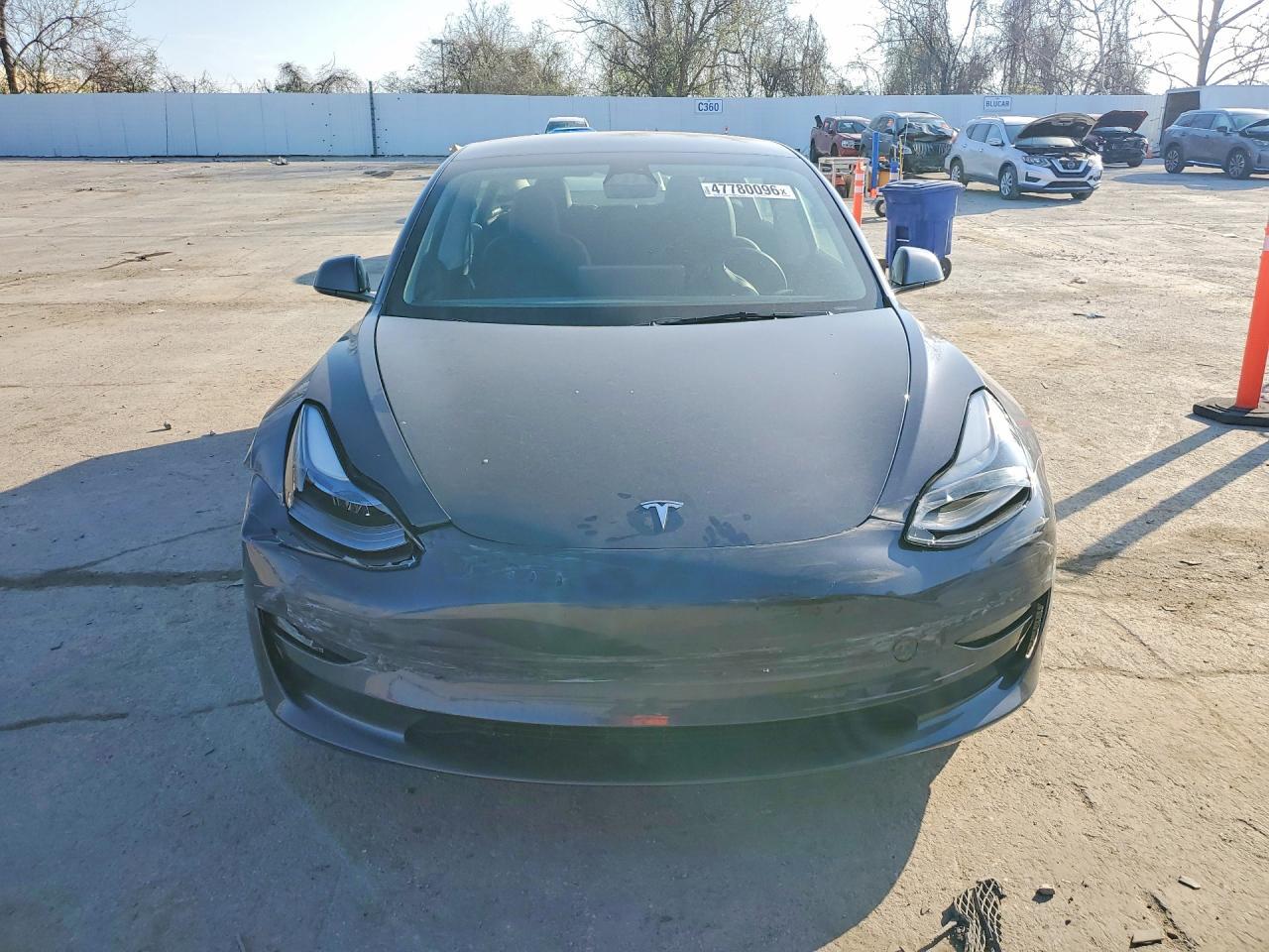 2023 Tesla Model 3 - Фото 5