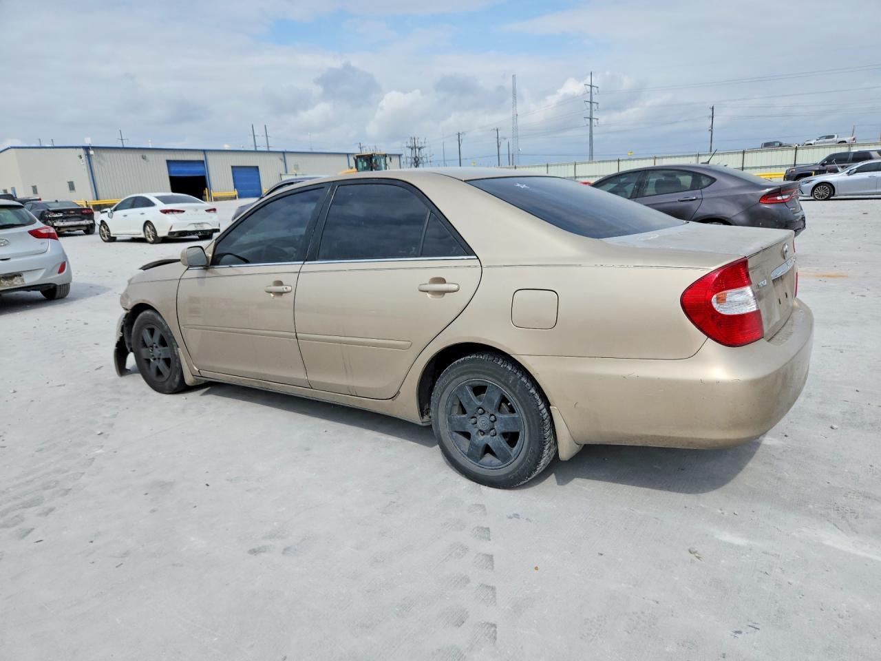 2003 Toyota Camry Le - Фото 2