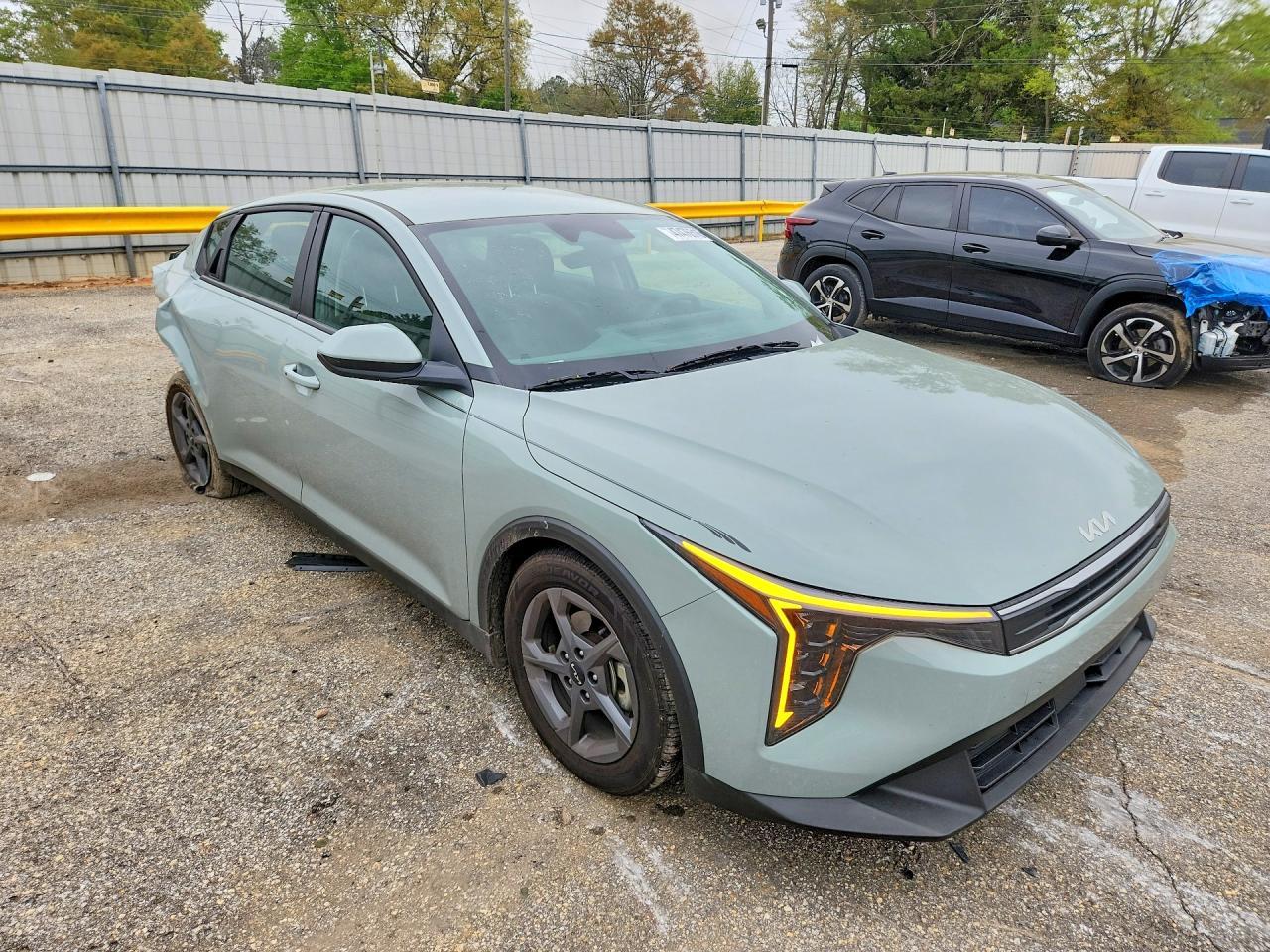 2025 Kia K4 Lxs - Image 4