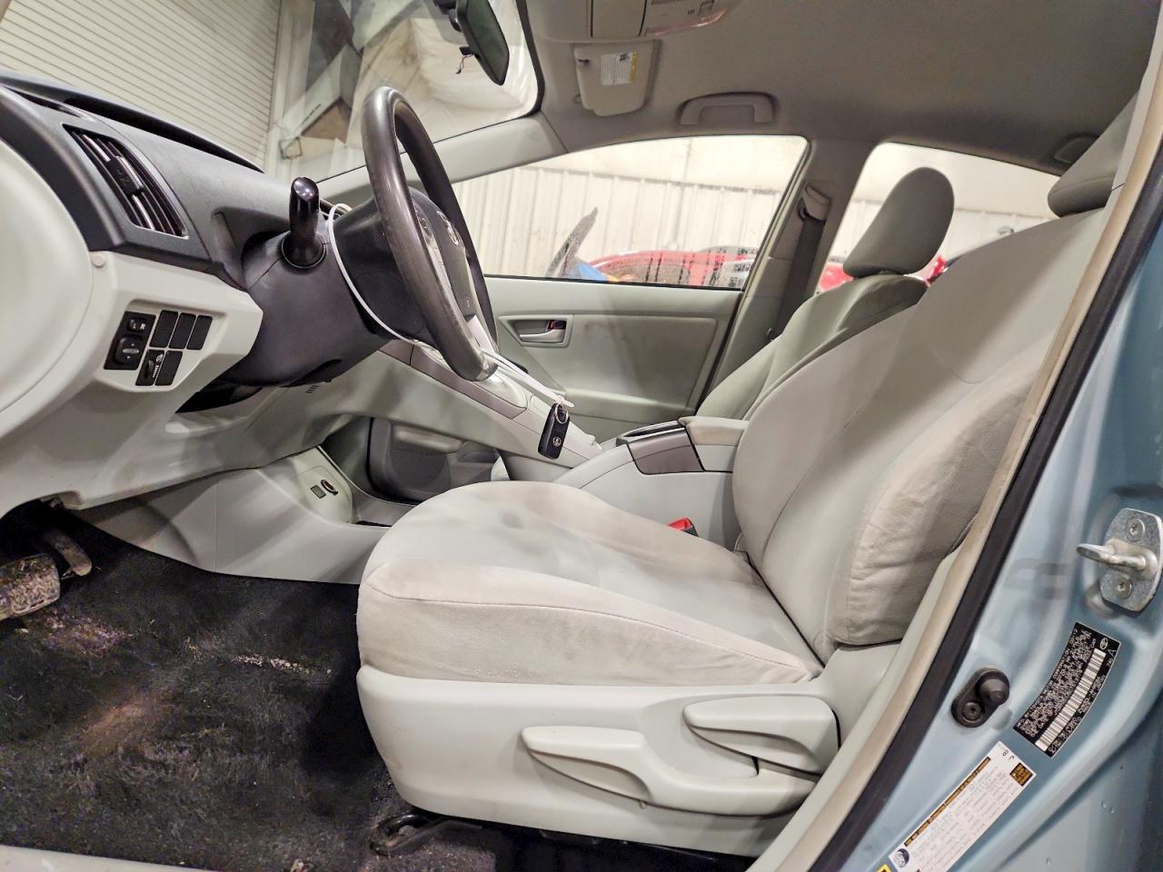 2012 Toyota Prius Three - Image 7