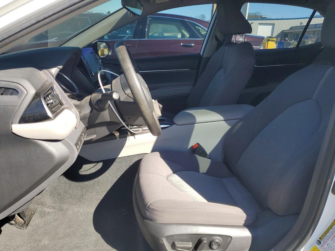 2023 Toyota Camry Le - Image 7