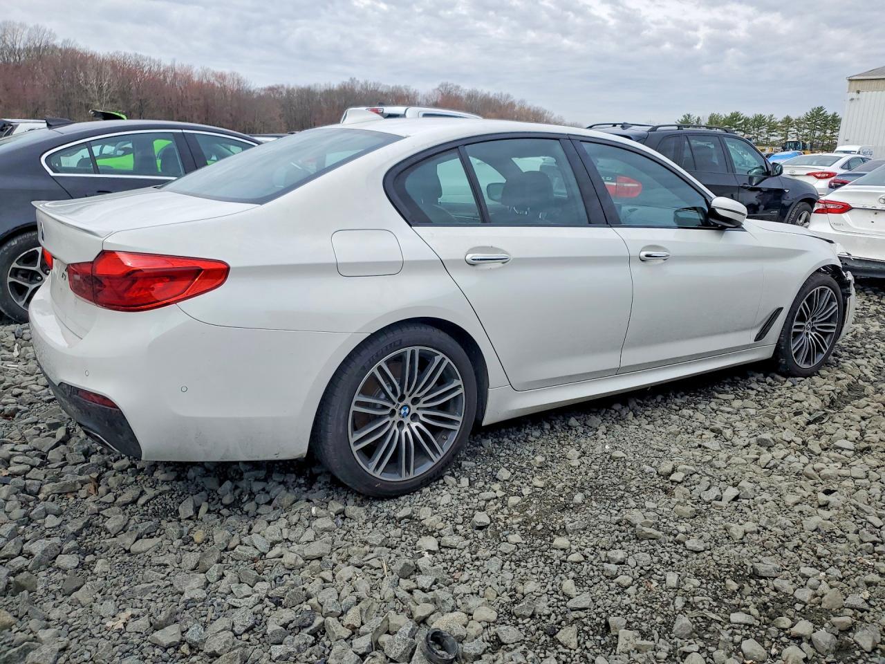 2017 BMW 540 Xi - Image 3