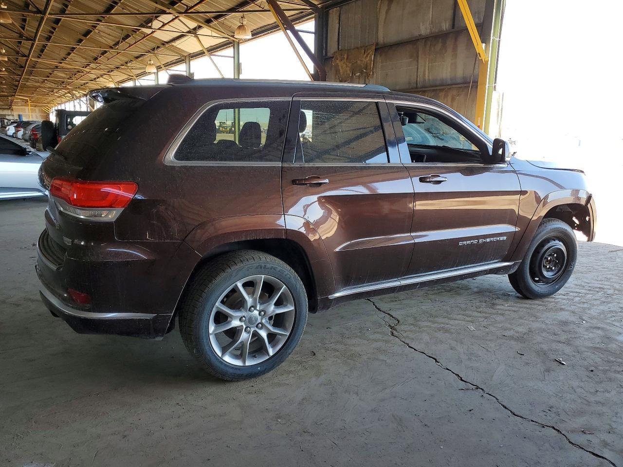 2015 Jeep Grand Cherokee Summit - Image 3