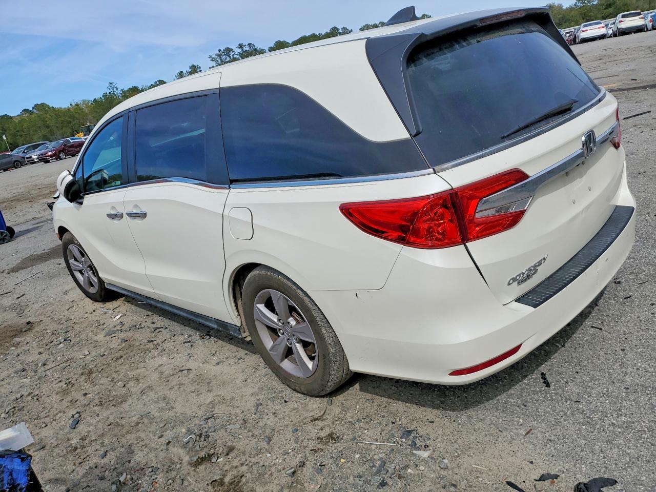 2019 Honda Odyssey - Image 2