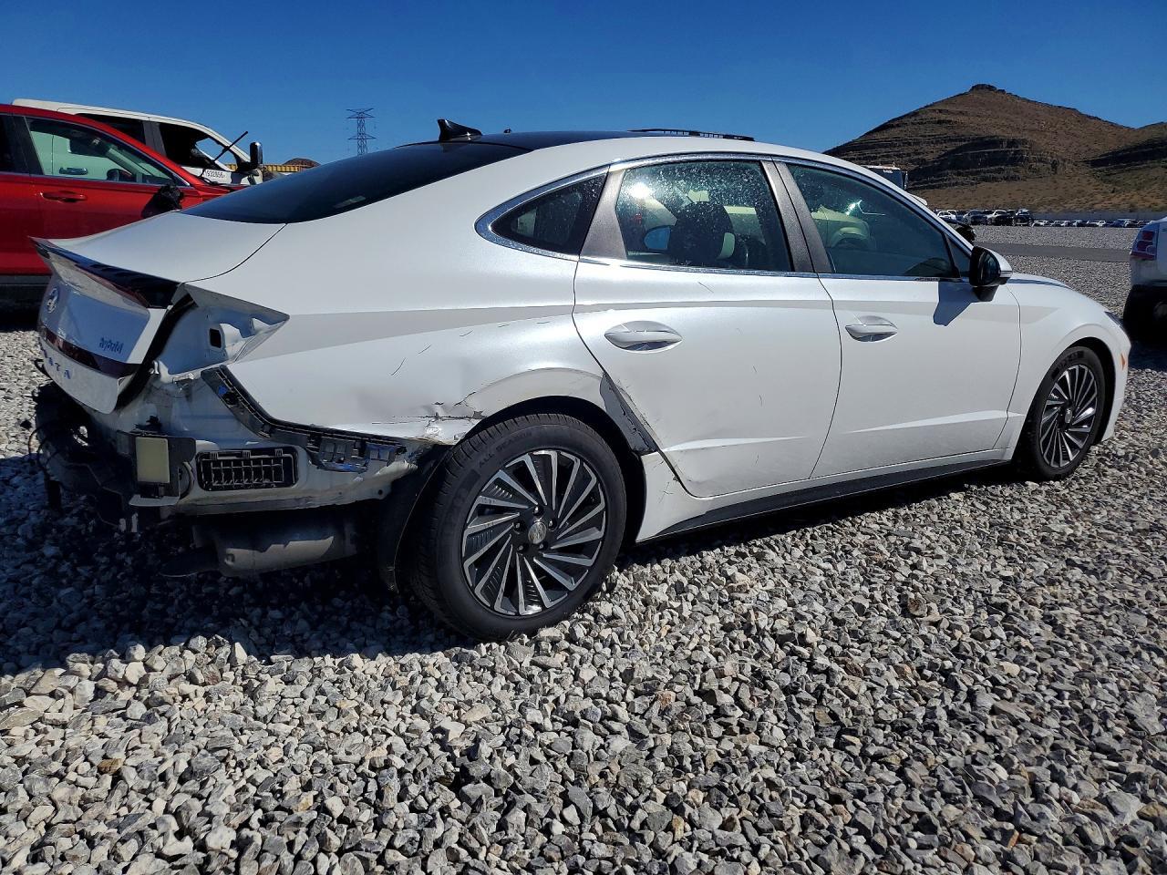 2021 Hyundai Sonata Hybrid Limited - Image 3