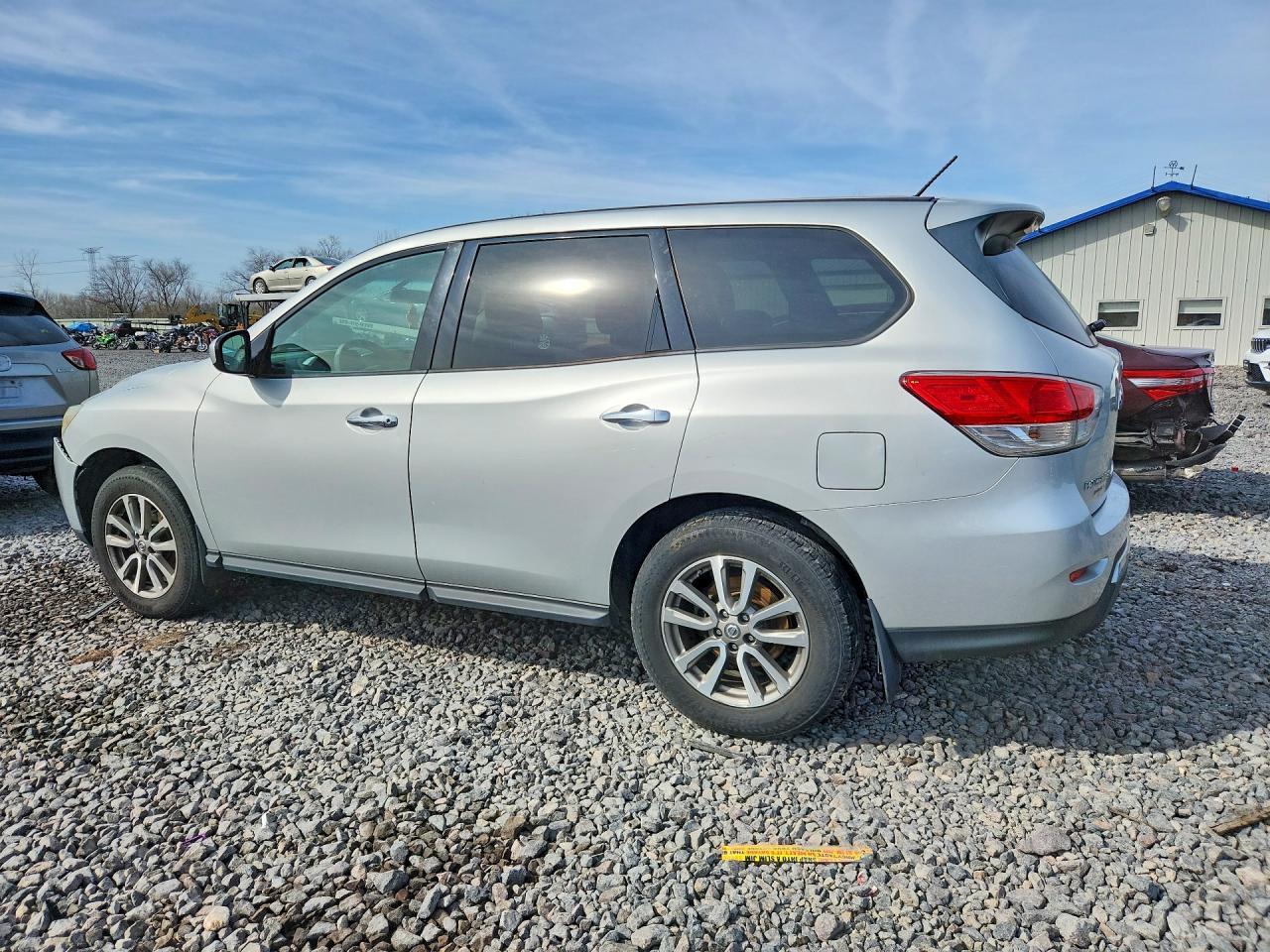 2014 Nissan Pathfinder S - Фото 2