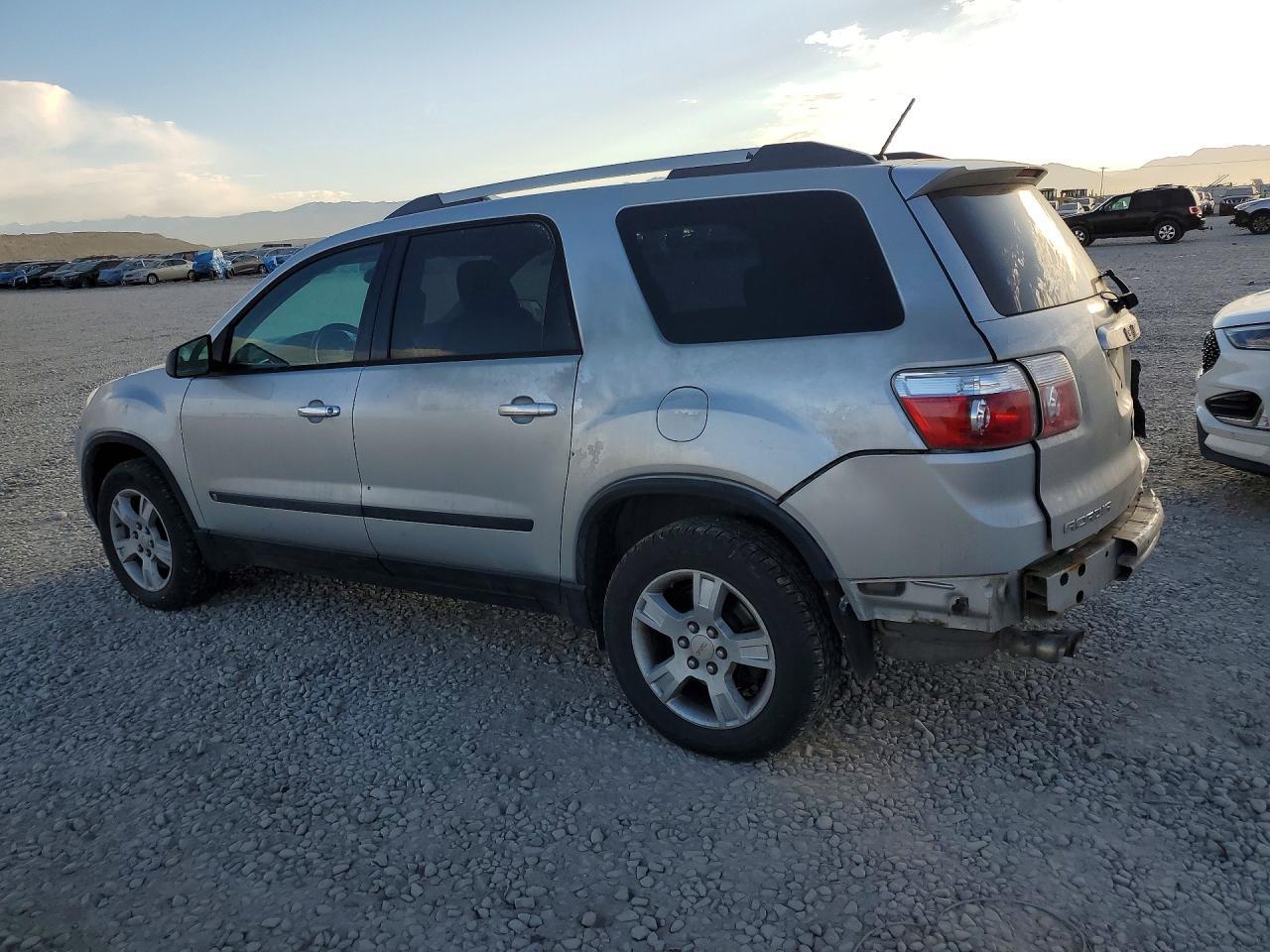 2010 GMC Acadia - Image 2