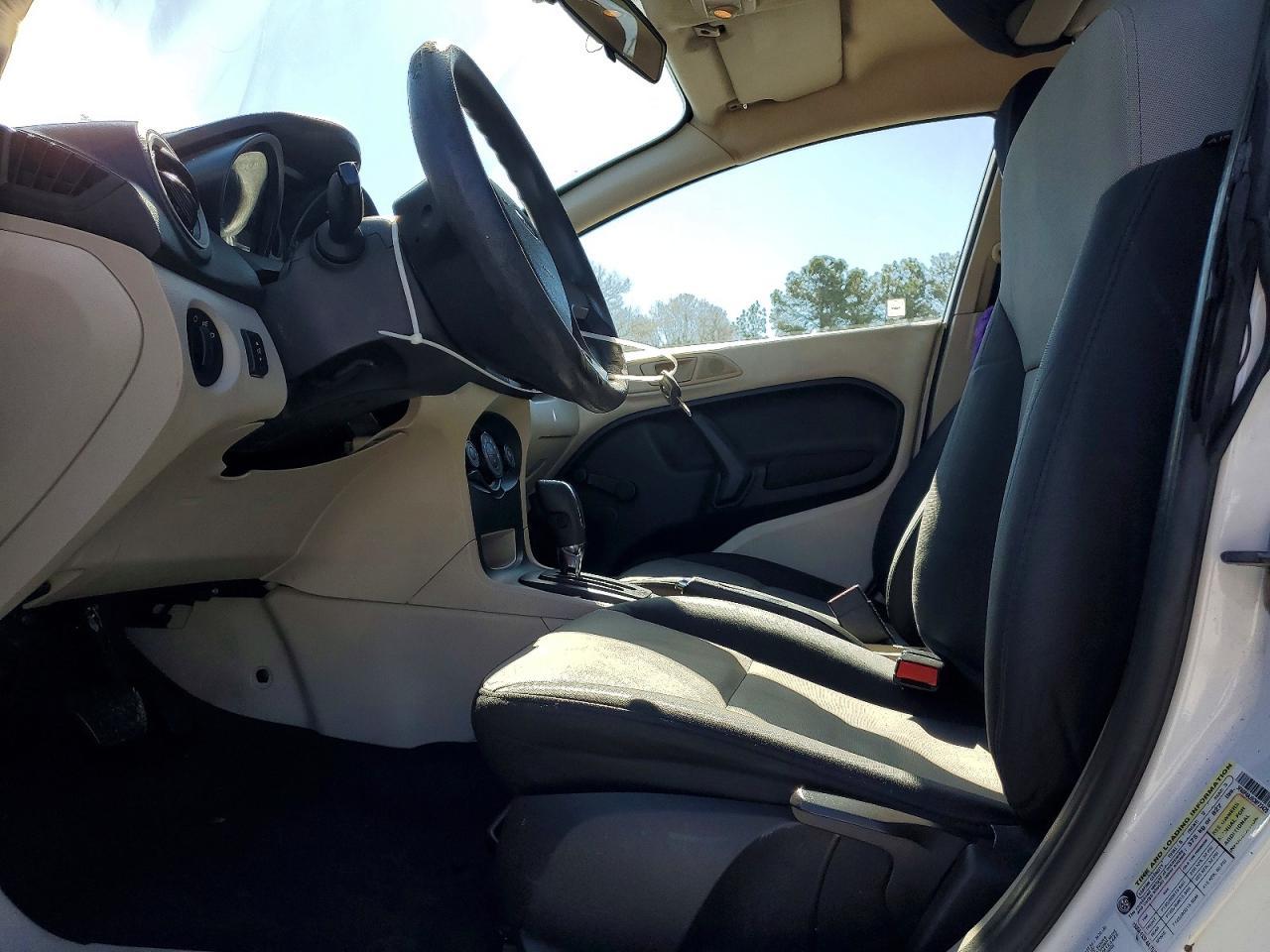 2012 Ford Fiesta S - Фото 7