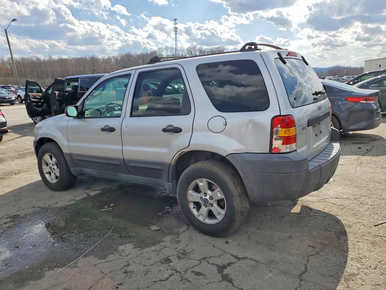 2005 Ford Escape Xlt - Фото 2