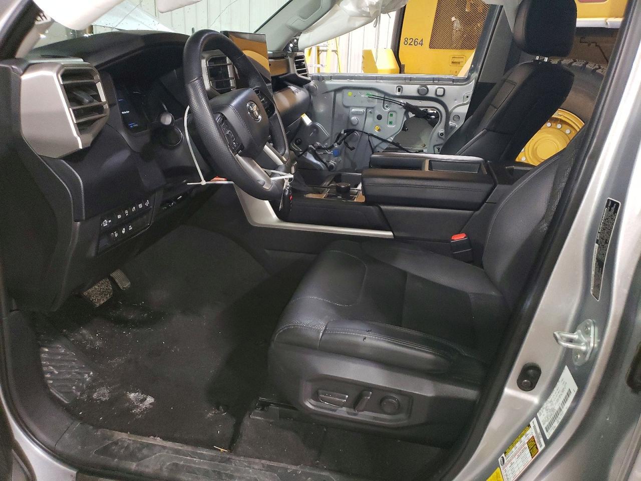 2023 Toyota Tundra Sr5 - Image 7