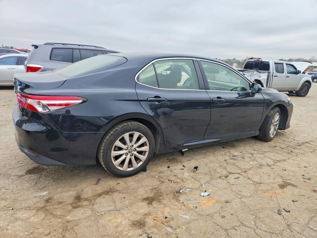 2018 Toyota Camry Le - Image 3