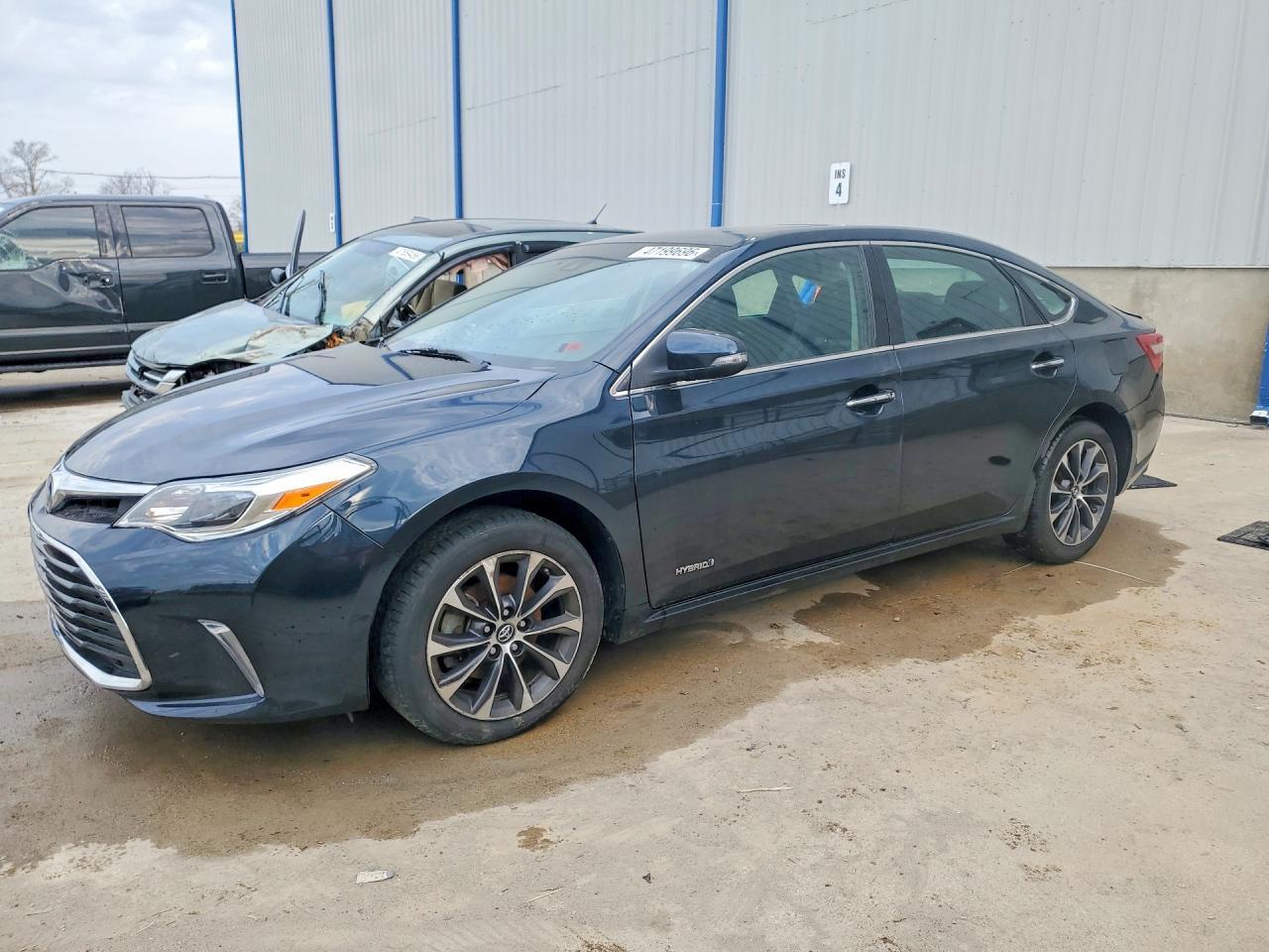 2018 Toyota Avalon Hybrid Xle Premium
