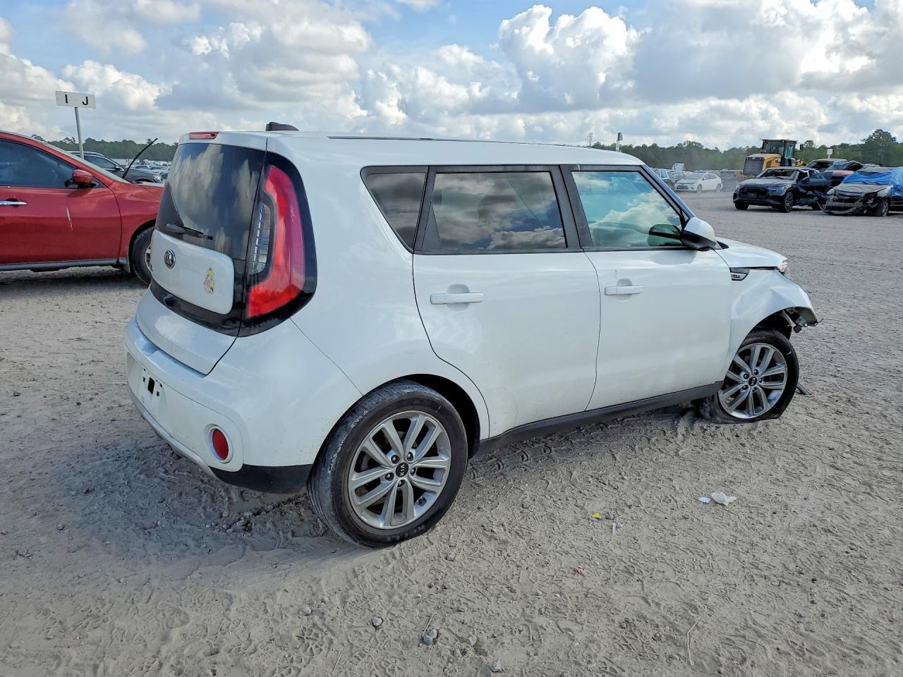 2018 Kia Soul + - Image 3