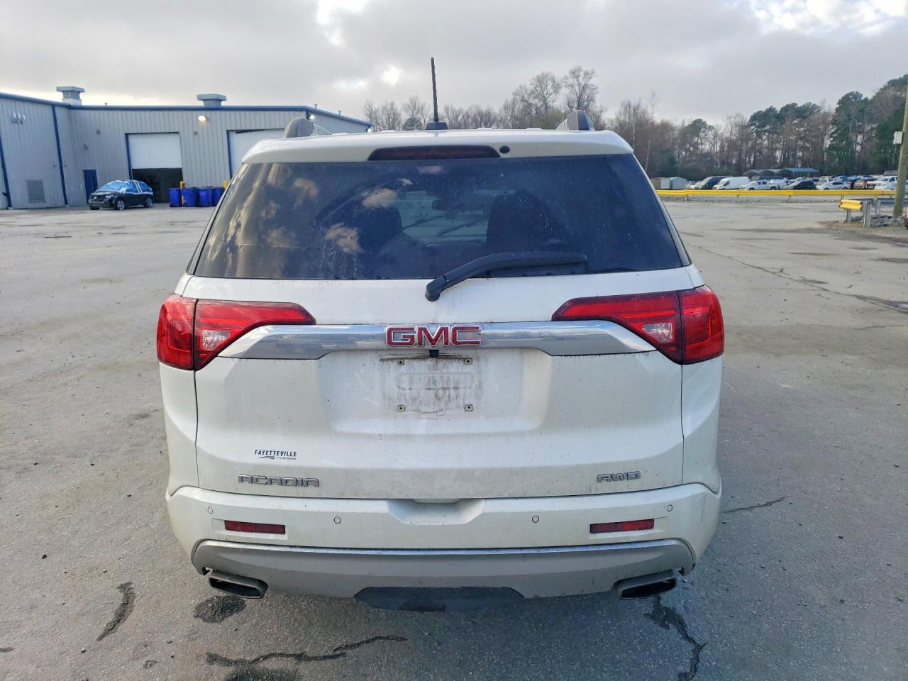 2017 GMC Acadia Denali - Фото 6