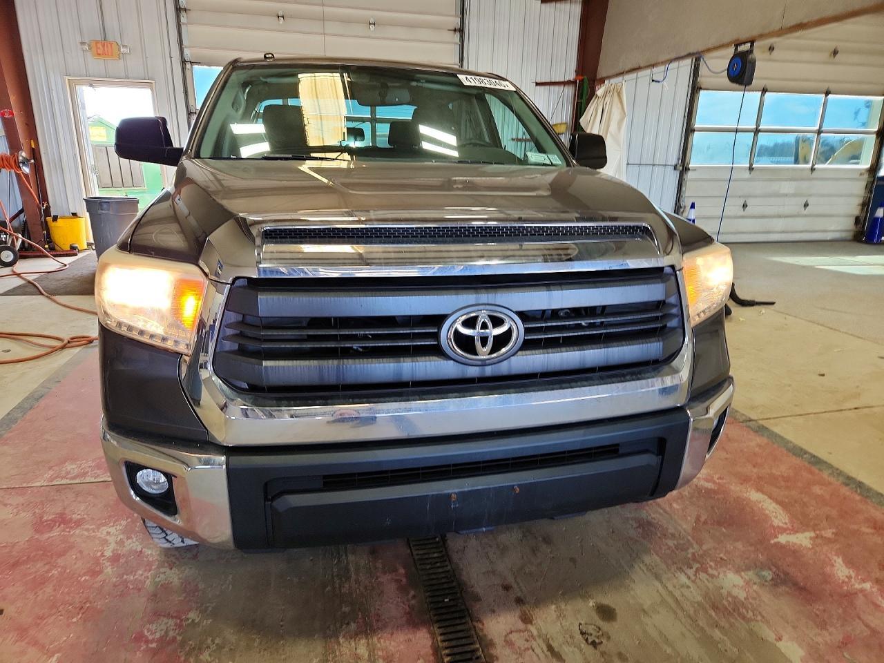2015 Toyota Tundra Sr5 - Image 5